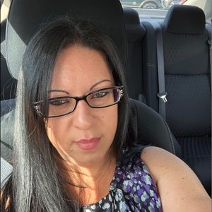 Meet your Posher, Cynthia